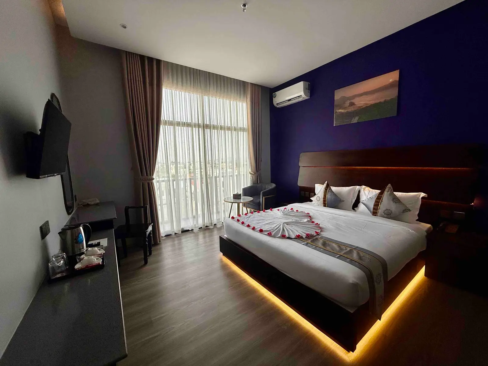 room-image-large